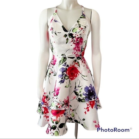 DEAR MOON Spaghetti Strap V-Neck Floral Print Strappy Back Fit & Flare Dress NWT - Picture 2 of 14